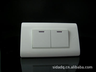 外貿(mào)美式墻壁開關(guān)插座 卡賓斯基118型純白二位開關(guān)，品質(zhì)與設(shè)計(jì)的融合